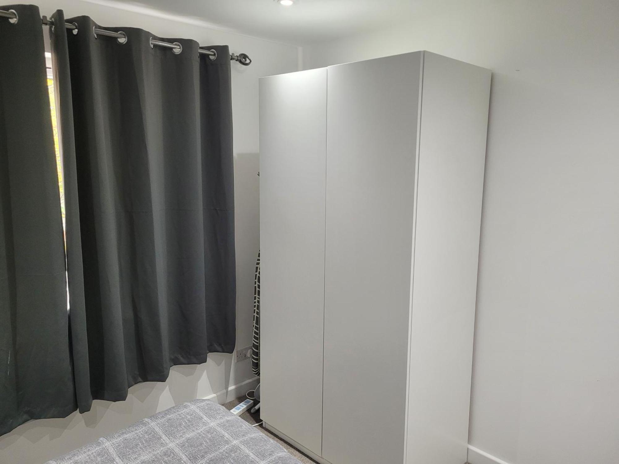New King Size Bed With Free Parking Londra