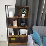 New King Size Bed Apartment With Free Parking